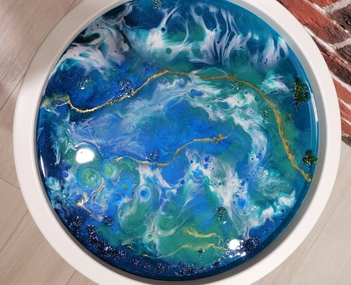 Создание столика-подноса из эпоксидной смолы Фото 4